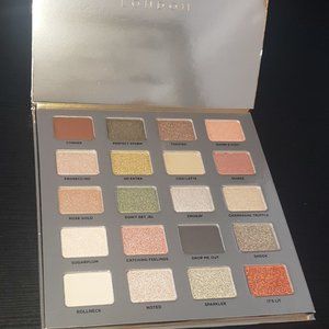 ICONIC LONDON  Nice To Naughty Eyeshadow Palette $70